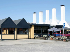 Peaceful Holiday Home in Nexo Near Sea