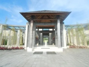 Water Edge Villa by Soscomma