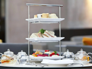 Отель The Dilly