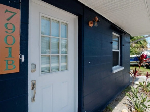 Seaduction Ami B 2 Bedroom Condo by RedAwning