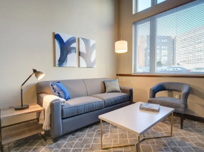 Milwaukee Amazing 1BD 1BA Downtown Apartment