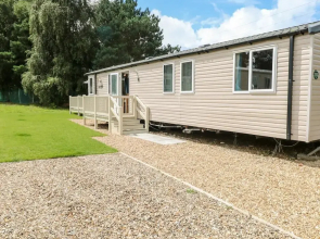 5 Berth 3 Bedroom Caravan Holiday Home in Fritton