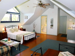 Salamander Bay Bed and Breakfast