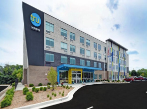 Tru by Hilton Grand Rapids Airport