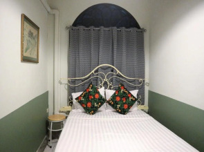 The Neighbors Hostel - Adults Only