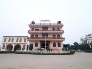 OYO 28023 Shubham Farms