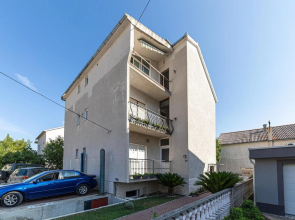 Stunning Apartment in Kastel Kambelovac With 3 Bedrooms and Wifi