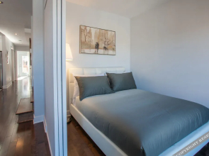 3 bedrooms 2 bathrooms Mont-Royal Apartment by Lux Montreal Vacations Rentals