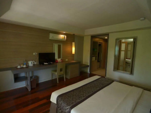 Lanta Long Beach Resort