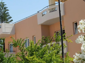 Apollon Studios & Apartments