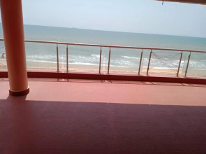 Ecr Beach House Guest House With Swimming Pool