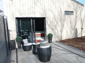 Deluxe Holiday Home in Welkenraedt with Hot Tub & Steam Shower