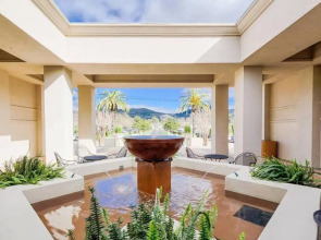 Top King Suite 40% OFF: Full Kitchen, Peaceful Views