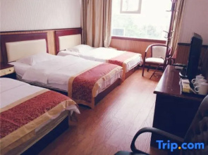 Yilong Lisheng Business Hotel