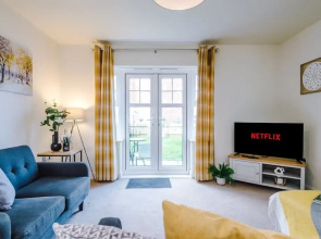 Spacious Home Ideal for Professionals Sleeps 8