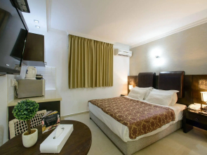 Royalty Suites