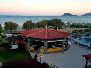 Jannos Beach hotel