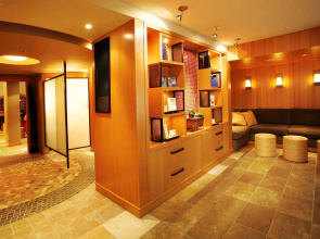 Banff Caribou Lodge and Spa