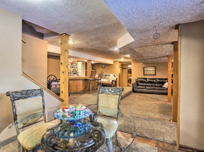 Family-friendly Omaha Oasis ~ 10 Mi to Dtwn!
