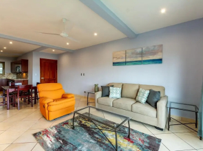 2-Bedroom Condo with Ocean View and Pool