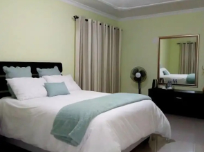 Sago Palm Executive Lodge