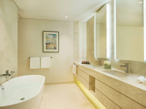 La Ville Hotel & Suites CITY WALK, Dubai, Autograph Collection