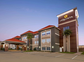 La Quinta Inn & Suites by Wyndham Port Arthur