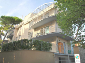 In vacation residence, mt. 50  from the sea, apartment on the 1st floor with terrace, 3 beds. Reserv-Venus- Bilocale Mare