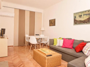 Apartment by the sea & the city