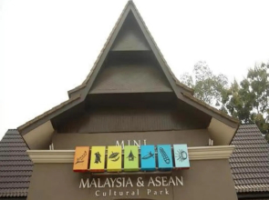 AL 33 Hotel Ayer Keroh