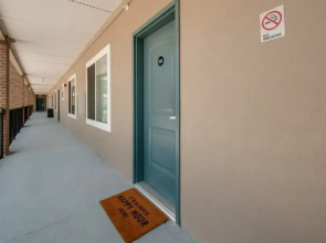 NEW 4 Bedroom Apt Near DT Walk to Restaurants