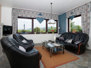 Detached Holiday Home Near the Hennesee with Terrace And Garden