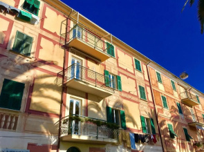 Casa Giulia - Apartment beachfront with 2 bedrooms, air conditioning and private parking, just 30 meters from the beach