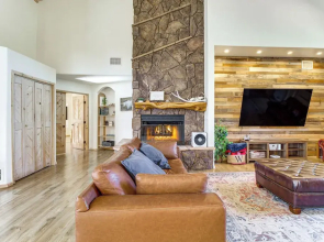 Hot Tub: 'ponderosa Paradise' Overgaard Cabin