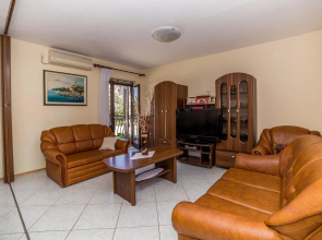 Apartments and Rooms Drpić 1515