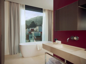 Отель Hilton Lake Como