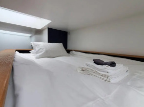The Cedarwoods - Luxury Studio for 5!