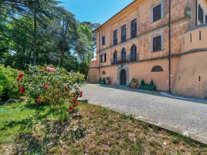 Vintage Castle in Vetralla With Swimming Pool