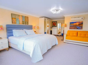 Dolphin Boutique Hotel & Restaurant