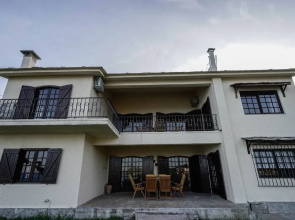 Sonia Rustic Mansion - 5bd 30 Sec Walk T