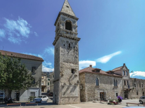 Awesome Apartment in Kastel Sucurac With Wifi and 4 Bedrooms