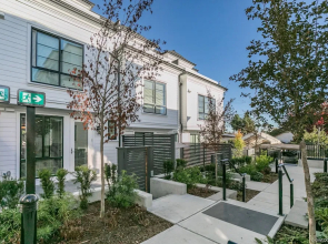 Modern Townhouse at Marine by Elevate Rooms