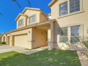 Pool & Patio: San Tan Valley Getaway!