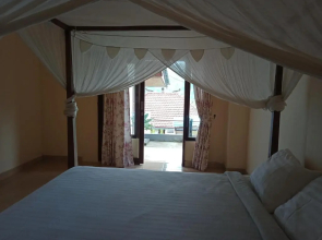 Adila Warung and Homestay