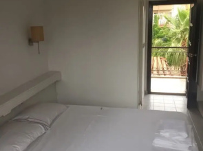 Aloha Hotel