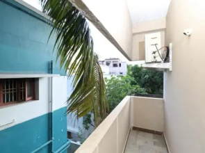OYO 16798 Rj Residency