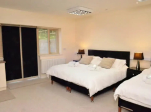 Cotswolds Valleys Accommodation-Stony Hs