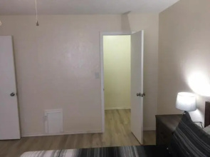 Cozy Upstairs 1 Bedroom Apartment close to Fort Sill