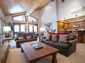 Trail's End Lodge at Deer Valley Resort - Three Bedroom Residence with Spa #301 3 Condo