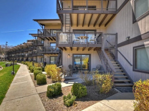 055 - Lakefront Ski Getaway
